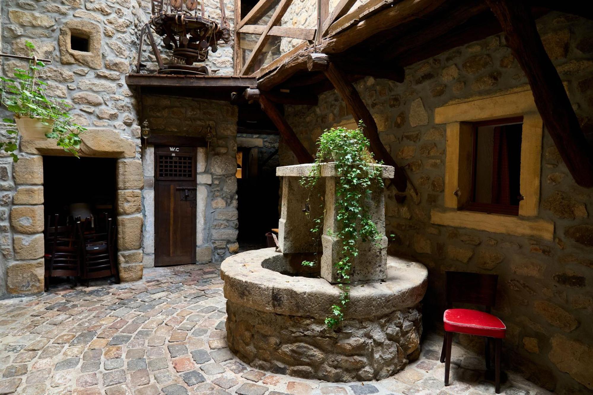 Aux Prisons De Montagny Bed & Breakfast Montagny  Exterior photo